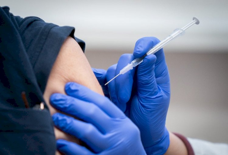 Алматыда бір тәулікте 7 208 адам COVID-19 қарсы вакцина салдырды