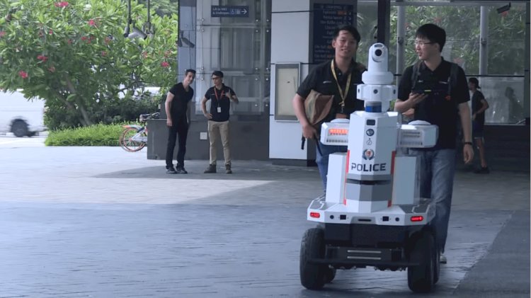Сингапурда робот-полицей тәртіпті қадағалайды
