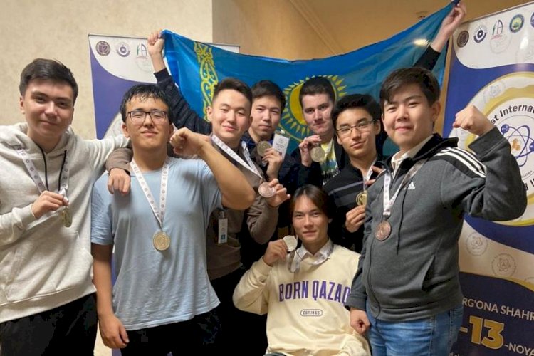 Қазақстан оқушылары физикадан халықаралық олимпиадада 11 медаль жеңіп алды