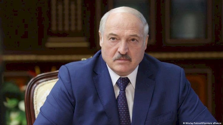 Лукашенко «мәңгілік президент» болуға дайын екенін мәлімдеді