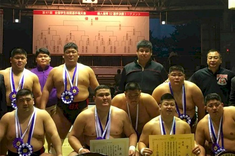Қазақ палуаны тұңғыш рет сумо күресінен чемпион атанды