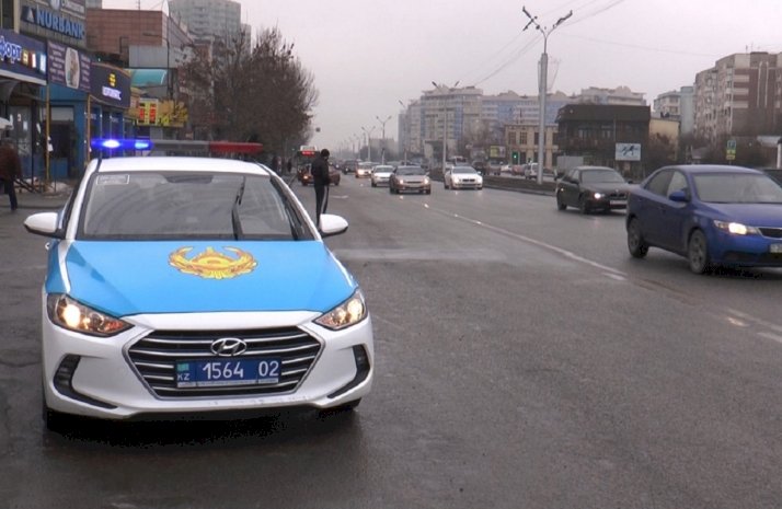 Алматы полицейлері кей нысандарға «бомба» қойылды деген ақпаратқа байланысты тексеру жүргізіп жатыр