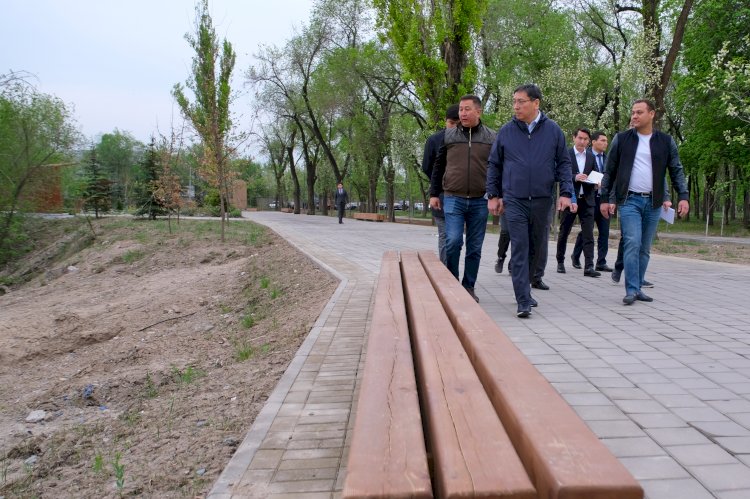 Алматы әкімі «Желтоқсан» саябағын абаттандыру бойынша жұмыс барысын тексерді