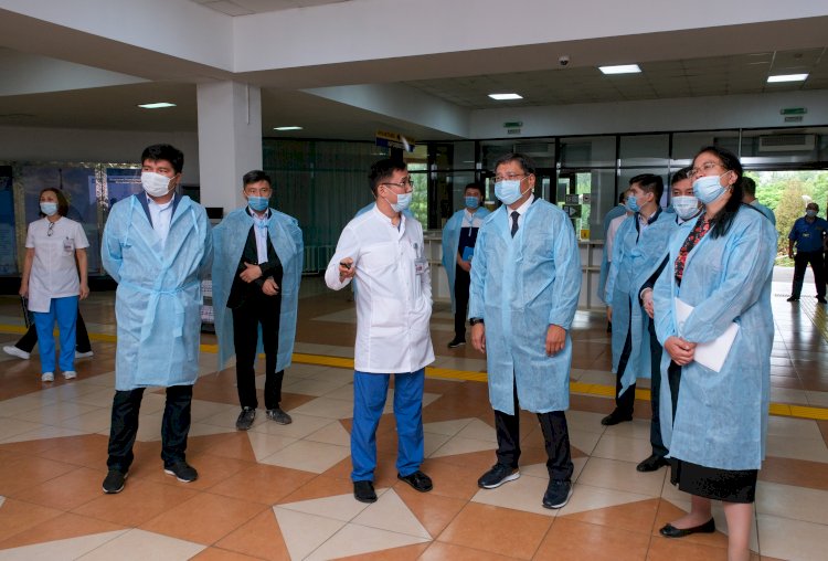 Алматы әкімі Ерболат Досаев қаланың бірқатар денсаулық сақтау нысандарын аралады