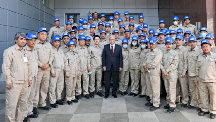 Президент Шымкент мұнай өңдеу зауытына барды