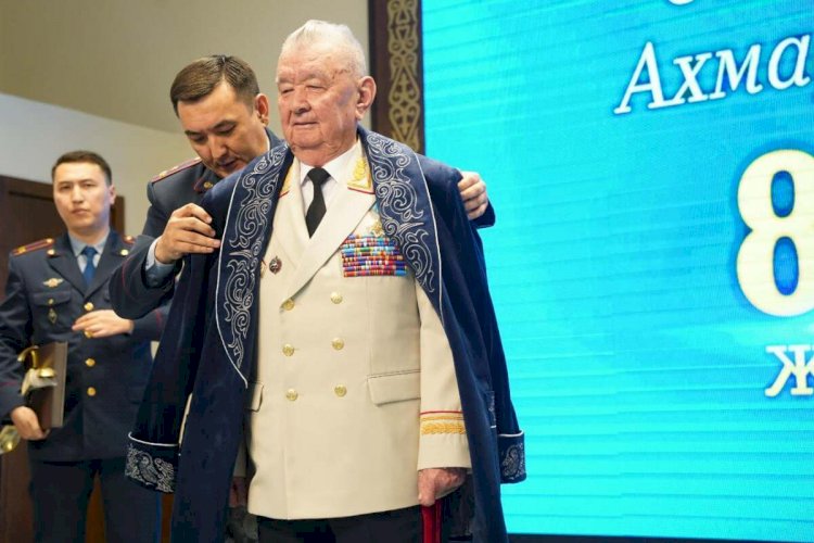 Алматы полициясында генерал Ахмадиннің 85 жасы атап өтілді