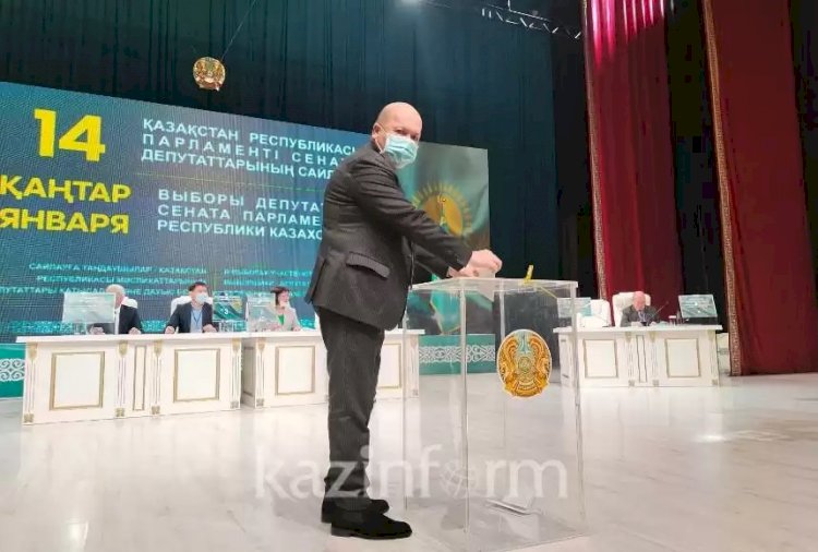 Түркістан облысында 278 депутат 2 кандидатқа дауыс беруде