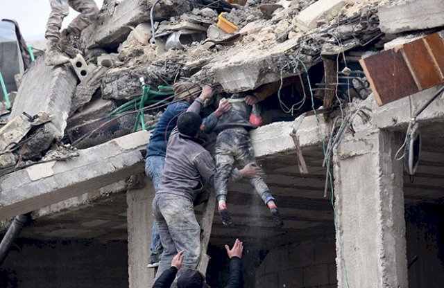 Сирияда зардап шеккендерге көмек жеткізу қиындады