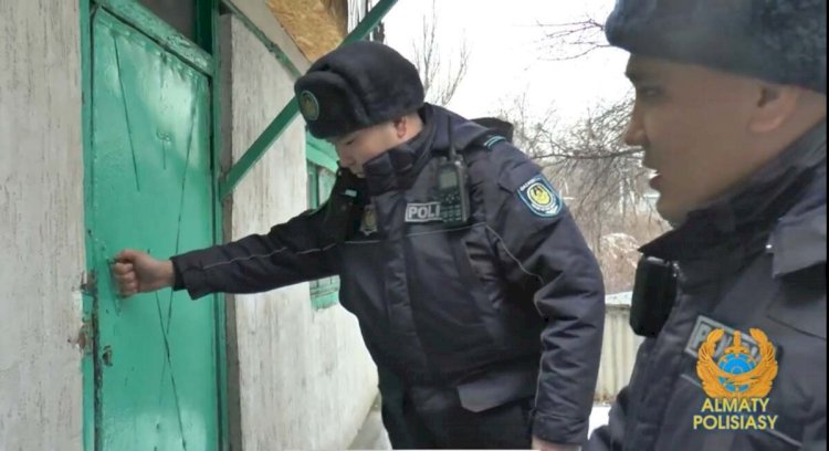Алматылық полицейлер өз өмірін қимақ болған адамды құтқарып қалды