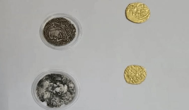 Алматы әуежайында АҚШ-қа көне монеталарды алып кетпек болғандар ұсталды