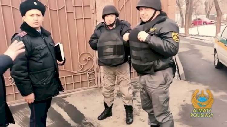 Алматы полициясы қару-жарақ сататын дүкендерді тексерді