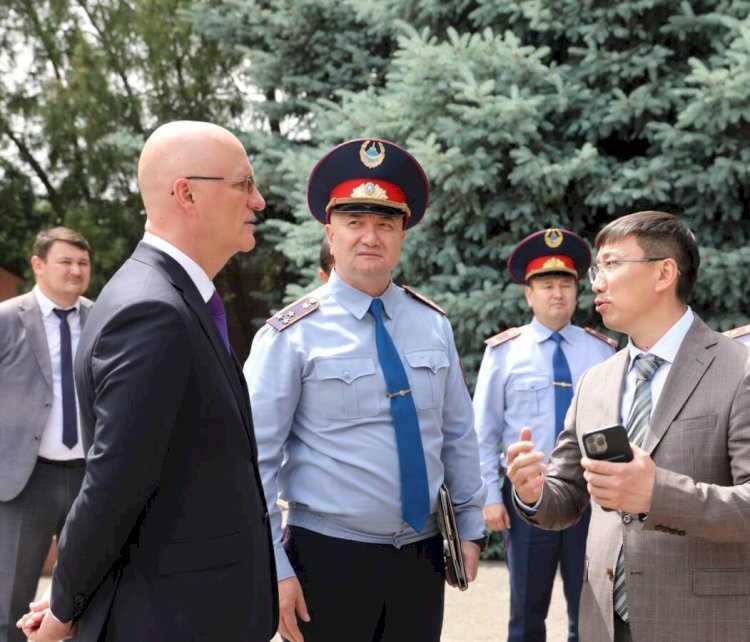 Роман Скляр Алматы полиция департаментіне барды