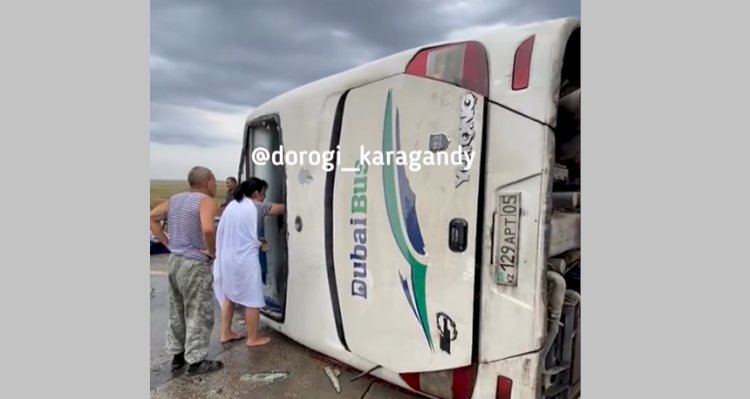 Алматыдан Астанаға бара жатқан автобус аударылып қалды