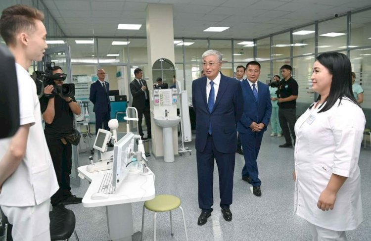 Мемлекет басшысы Павлодардағы офтальмология клиникасына барды
