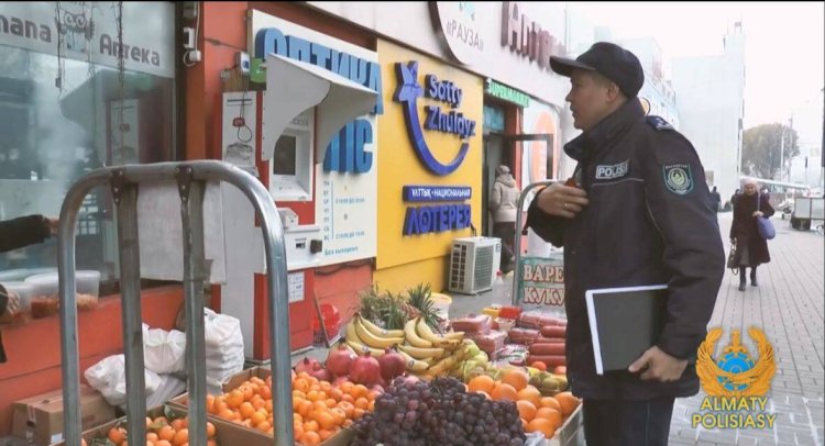 Алматы полицейлері Саяхат автовокзалындағы тұрақтарды жойды