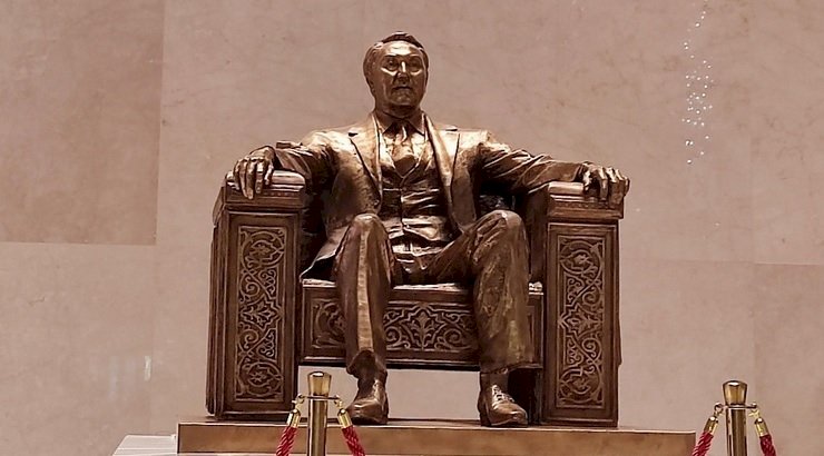 Назарбаевтың ескерткішін Ұлттық музейден де алып тастады