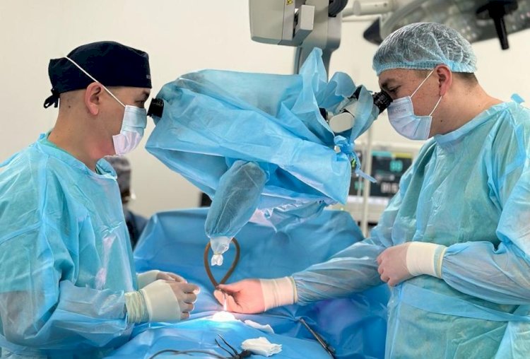 Алматылық нейрохирургтер нәрестенің жұлынына ота жасады